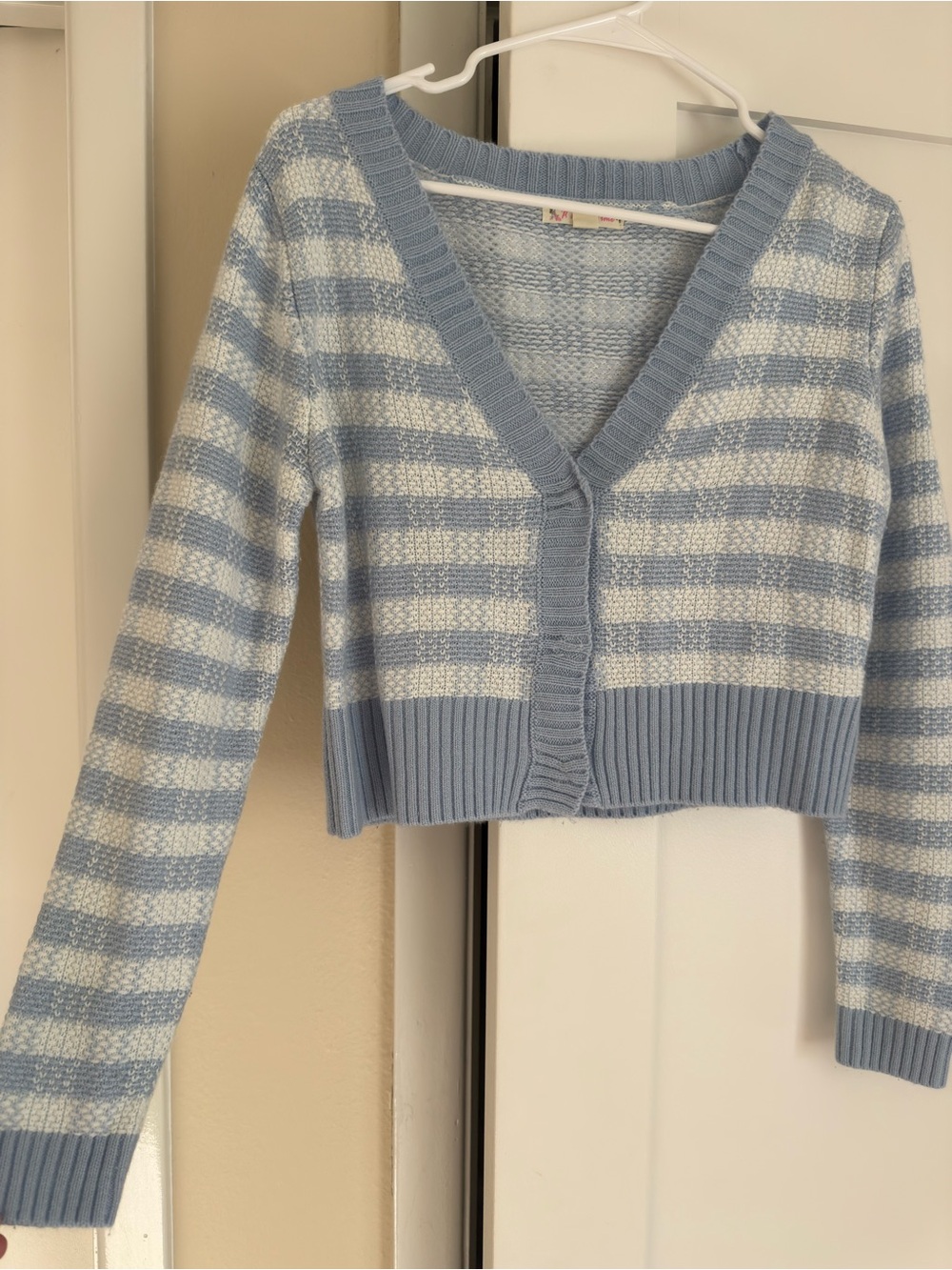 Soft Blue & Cream Striped V-Neck Cropped Cardigan size M